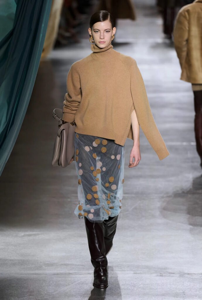 Skousers en desfile Fendi 2024