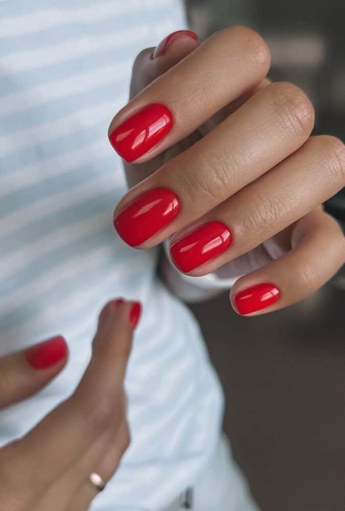 esmalte-rojo-ideal-para-tu-color-de-piel