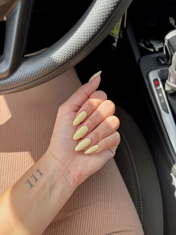 Butter yellow nails