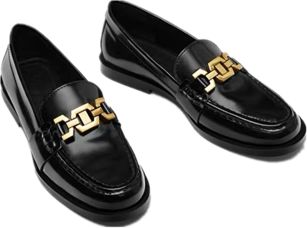 Ni zapatillas ni botas: el mocasín minimalista es el calzado que arrasa este invierno