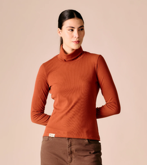 Sweater cuello tortuga: cómo usar la prenda tendencia