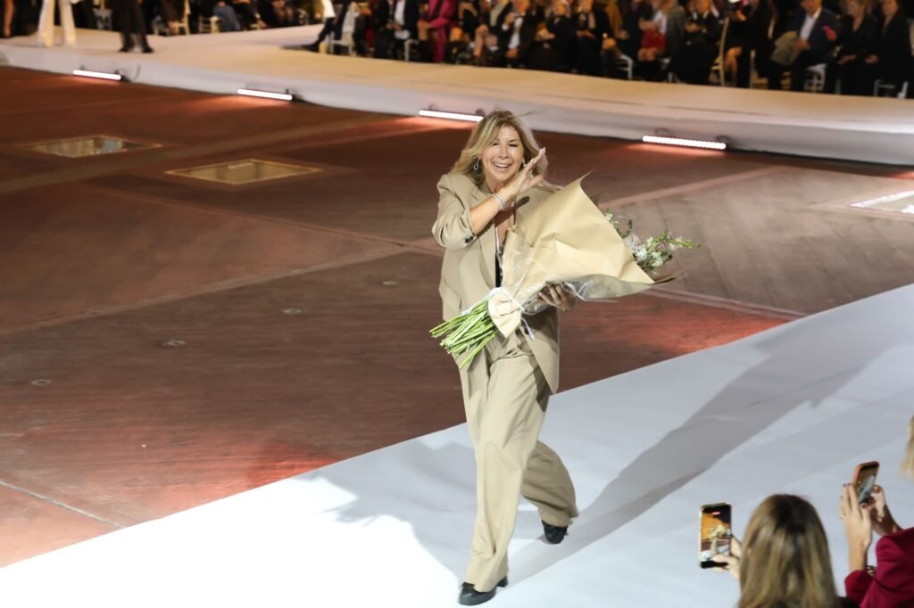 Claudia Arce presentó “Eterna”: así fue el exclusivo desfile por sus 40 años en la moda.