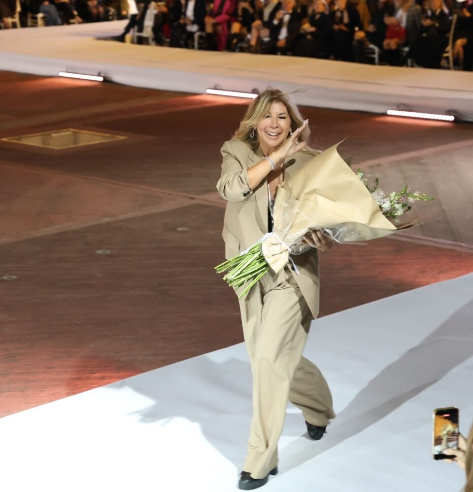 Claudia Arce presentó “Eterna”: así fue el exclusivo desfile por sus 40 años en la moda.