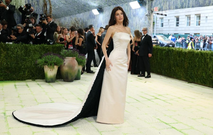 Camila Morrone conquistó la Met Gala 2026 con un estilo elegante y atemporal