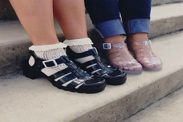 Las sandalias jelly vuelven en 2026 y prometen ser el calzado más viral del verano