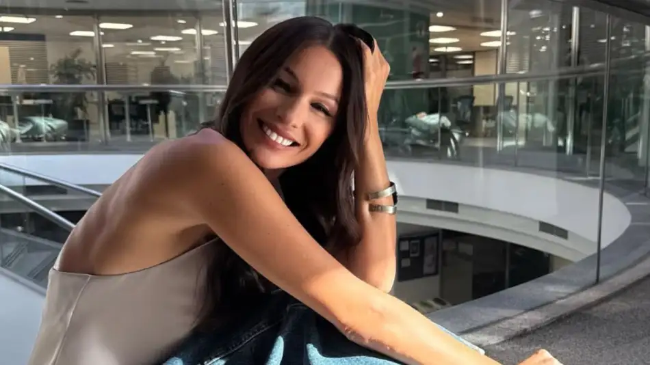 Pampita volvió a marcar tendencia con un look clásico y sofisticado