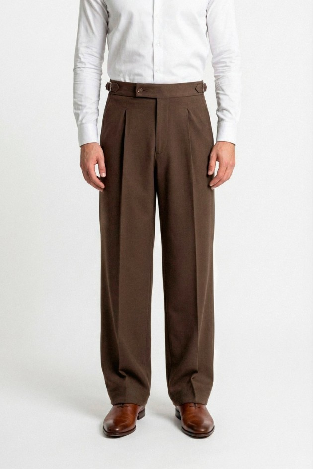 Los pantalones de sastrería relajada son la nueva obsesión de la moda 2026