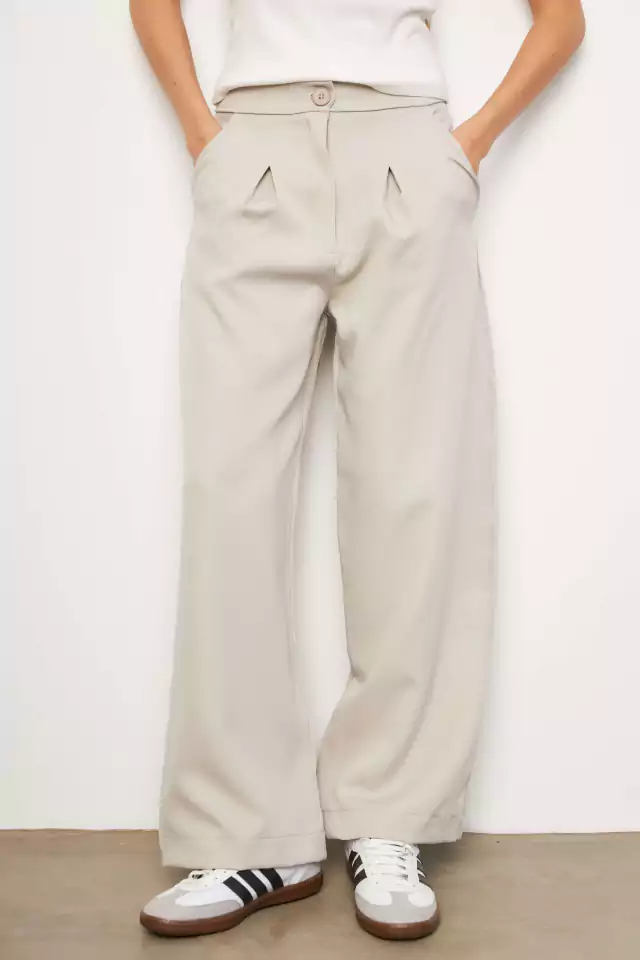 Los pantalones de sastrería relajada son la nueva obsesión de la moda 2026