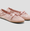 Sneakerinas: la tendencia en zapatillas femeninas que dominará el verano europeo