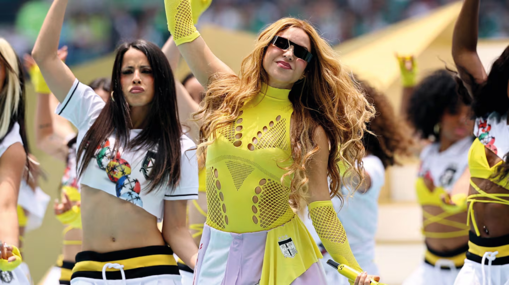 Shakira deslumbró en la apertura del Mundial 2026 con un look futurista en amarillo neón