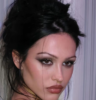 El maquillaje de los 90 regresa con fuerza: labios marrones, piel mate y ojos definidos
