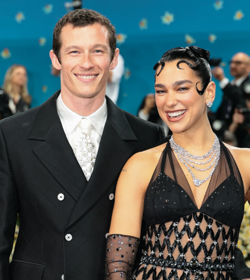Dua Lipa se casó con Callum Turner y sorprendió con un look nupcial fuera de lo común