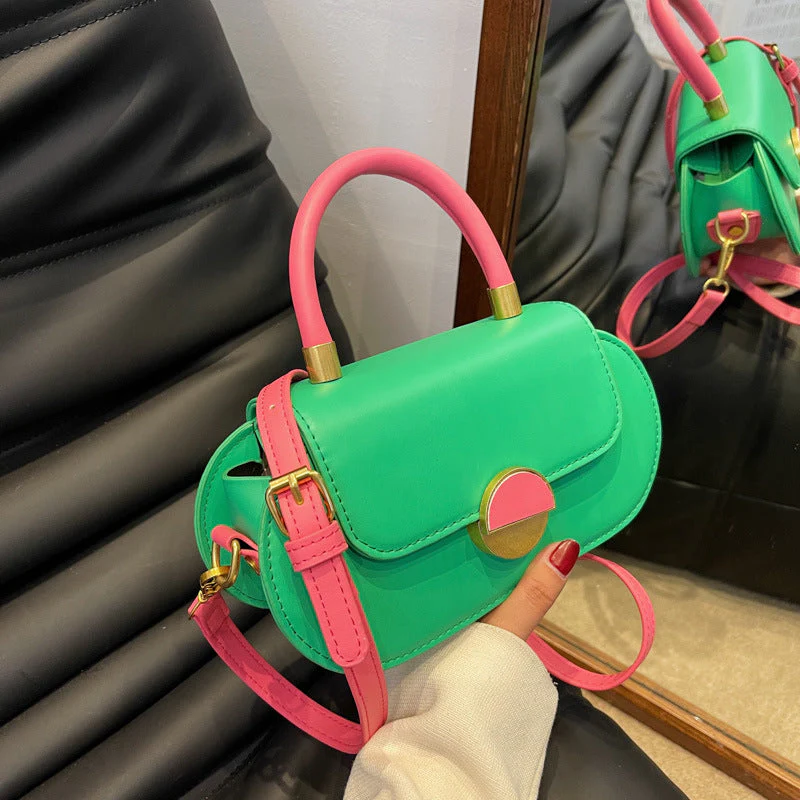 Las carteras XXL pasaron de moda: los bolsos pequeños y estructurados son la tendencia de 2026