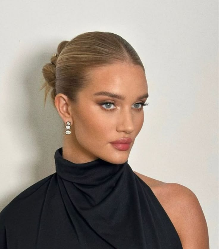 Sleek bun: el peinado que salva cualquier bad hair day y es tendencia en 2026