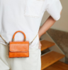 Las carteras XXL pasaron de moda: los bolsos pequeños y estructurados son la tendencia de 2026