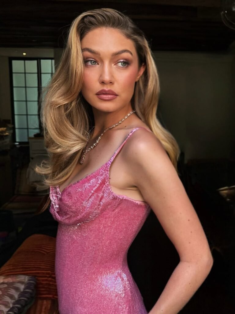 Gigi Hadid brilló en la boda de Taylor Swift y Travis Kelce con un look romántico que ya es tendencia