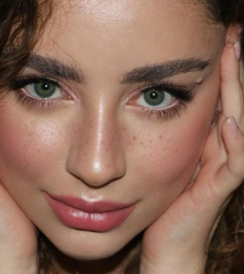 Qué es el Satin Skin Makeup, la tendencia beauty que deja una piel luminosa y natural