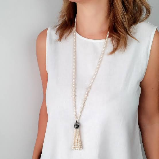 Collar largo: el accesorio que será tendencia en la primavera-verano 2027 y transformará cualquier look