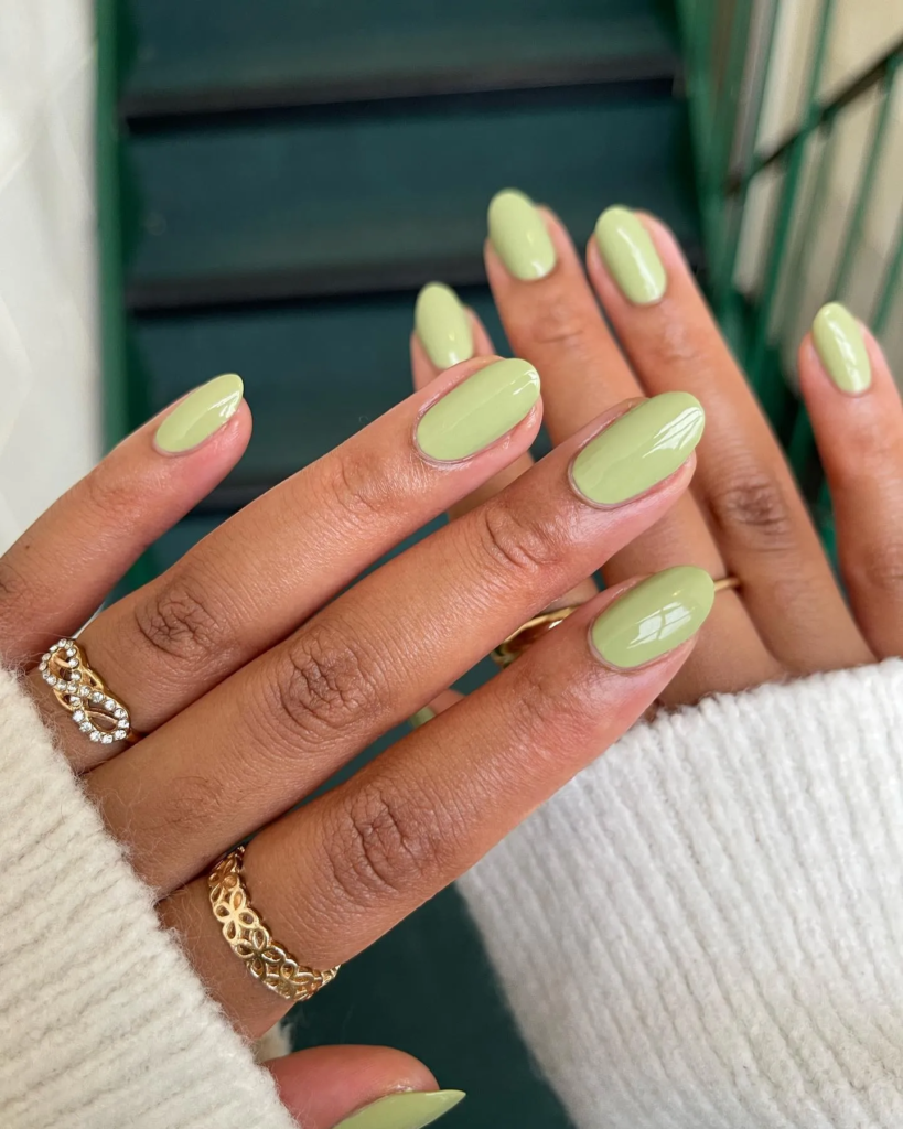 Uñas matcha: el color tendencia que será furor este invierno 2026