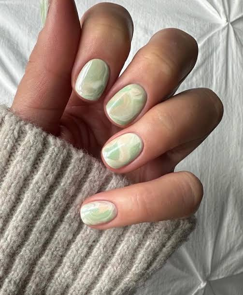 Uñas matcha: el color tendencia que será furor este invierno 2026