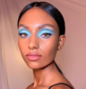 Qué es el Pop of Blue, el maquillaje azul que será tendencia durante el Mundial 2026